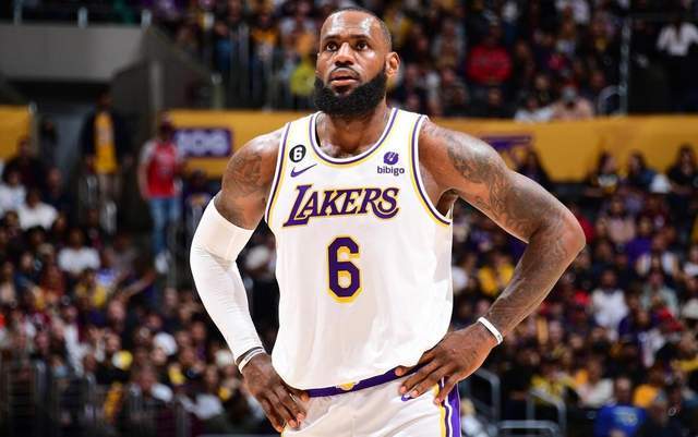 斯潘塞爆发，勇士捡到宝了！NBA真不缺机会，杨瀚森太幸运了