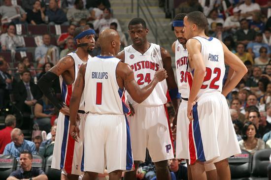 火箭创下NBA奇迹，快船受益，西部2-6名差距扩大