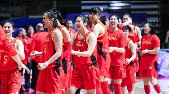 [中超]维塔尔送出直塞 莱昂纳多前场单刀破门