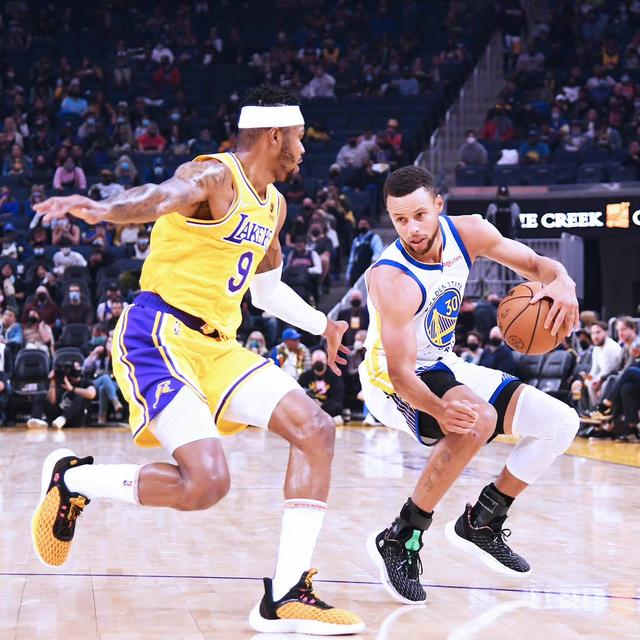 [中超]7中门框 山东泰山、武汉三镇联手创纪录